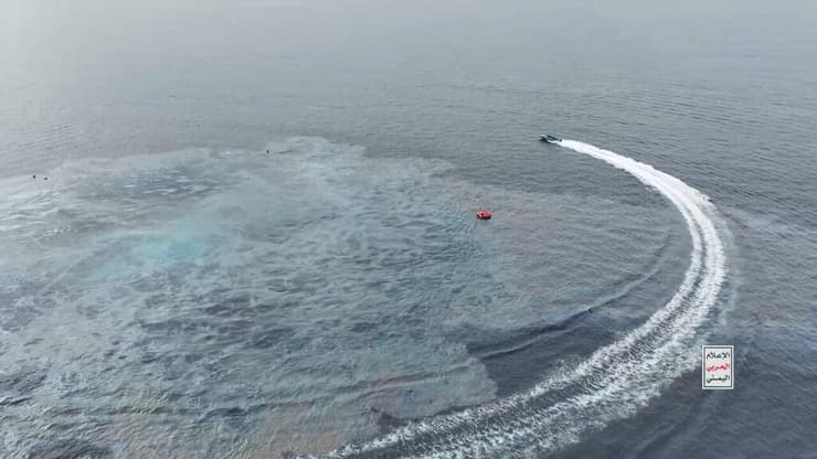 רגע התקיפה של ספינת המשא Eternity C