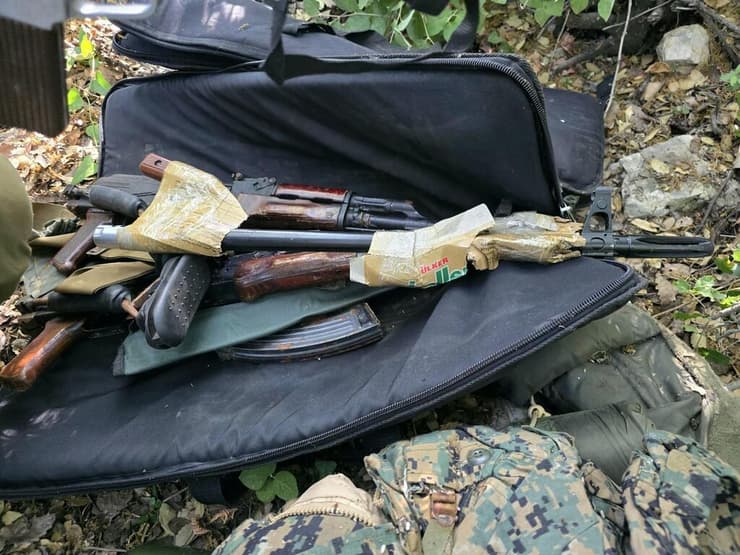 אמצעי לחימה שאותרו והוחרמו (צילום: דובר צה"ל) אמצעי הלחימה שאותרו והוחרמו במרחב