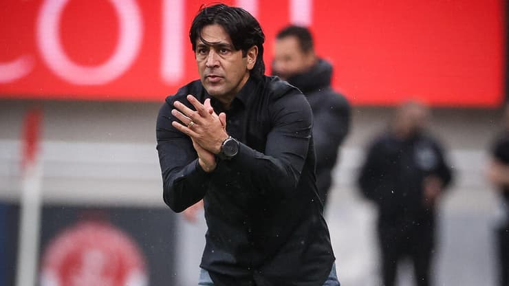 ביקורת מבית. ברדה (צילום: עוז מועלם) אליניב ברדה