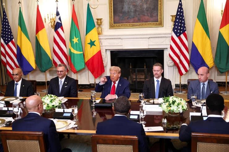 נשיא ארה"ב דונלד טראמפ פגישה ב הבית הלבן עם נשיאים מ אפריקה כולל נשיא ליבריה ג'וזף בואקאי