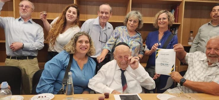 הניצחון שלו. משה אבלס חוגג 100 ביד ושם