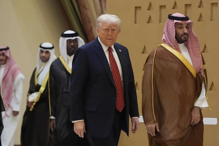 טראמפ ויורש העצר הסעודי בן סלמאן (צילום: Alex Brandon/AP) דונלד טראמפ עם נסיך הכתר הסעודי, מוחמד בן־סלמאן