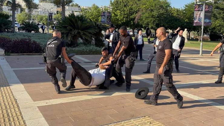 התפרעויות בטקס ההצהרה של הפלוגה השנייה של החטיבה החרדית "החשמונאים"