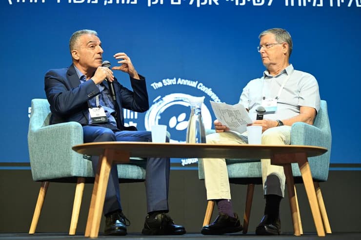גדעון בכר ופרופ' דן יקיר