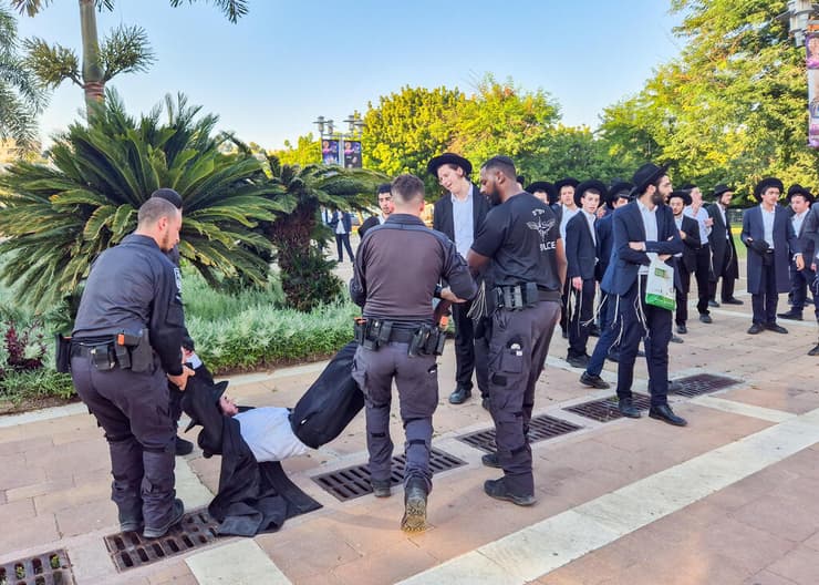 התפרעויות בטקס ההצהרה של הפלוגה השנייה של החטיבה החרדית "החשמונאים"