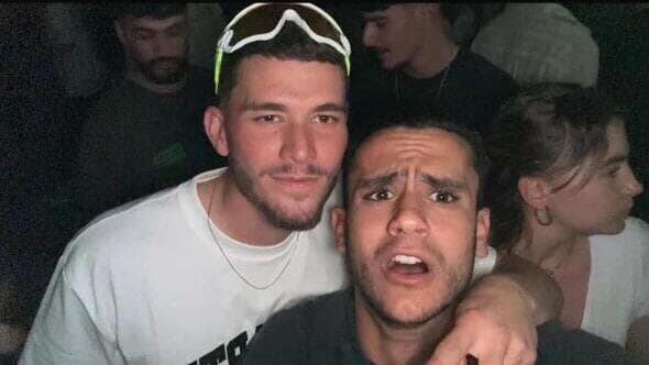 ריף הרוש (מימין) ורעי בירן, בתמונה שצולמה כחודש לפני שריף נפל בחאן יונס (באדיבות אבי הרוש) רעי בירן וריף הרוש ז"ל