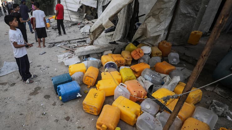 צילום: REUTERS/Stringer נוסייראת