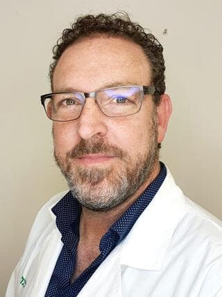 ד"ר יצחק אנגל