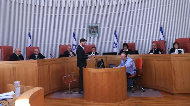 דיון בעתירה שהגישה האגודה לזכויות האזרח נגד החוק למניעת שידורים זרים