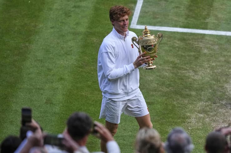 יניק סינר נגד קרלוס אלקראס גמר גביע ווימבלדון