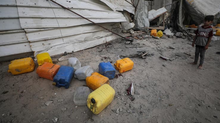 זירת התקיפה בנקודת חלוקת המיים בנוסייראת (צילום: REUTERS/Stringer ) נוסייראת