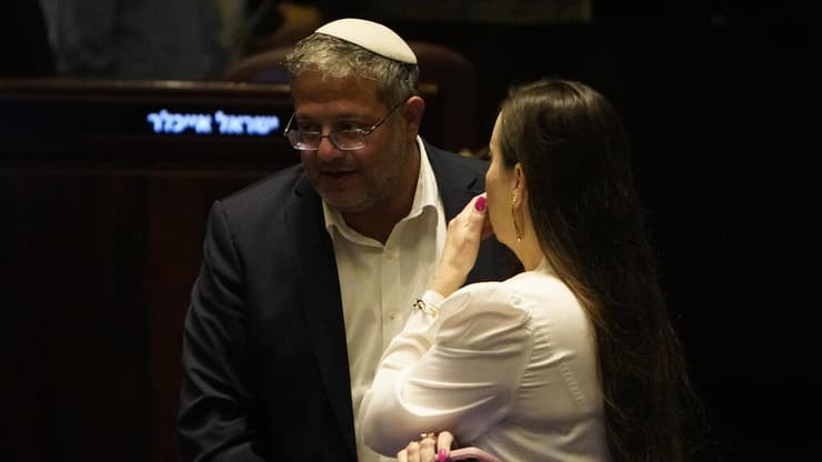 גוטליב ובן גביר (צילום: אלכס גמבורג) הצבעה להדחתו של ח"כ איימן עודה במליאת הכנסת