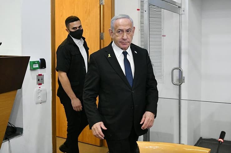 נתניהו נכנס לאולם הדיונים במחוזי