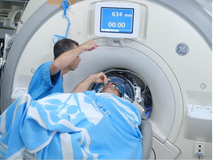 טיפול אולטרסאונד פרקינסון קובי וורטמן