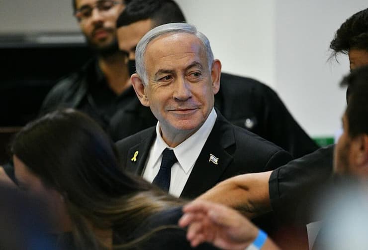 נתניהו נכנס לאולם הדיונים במחוזי