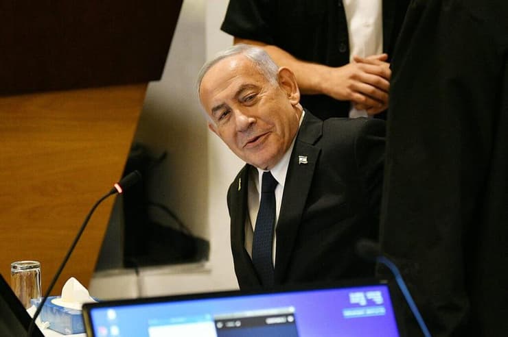 נתניהו נכנס לאולם הדיונים במחוזי