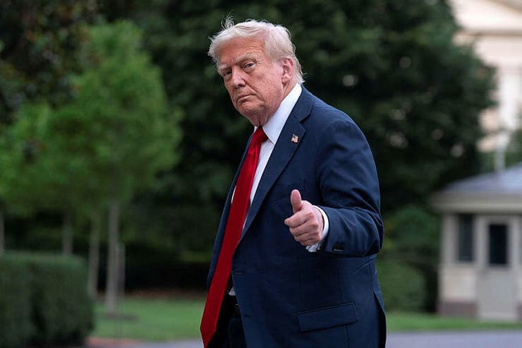 טראמפ בבית הלבן (צילום: AP Photo/Jose Luis Magana) נשיא ארה"ב דונלד טראמם בבית הלבן