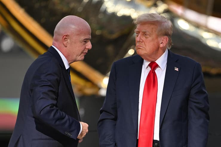 טראמפ ואיפנטינו. קשר חם (צילום: David Ramos / GETTY IMAGES NORTH AMERICA / AFP) טראמפ ואיפנטינו. קשר חם