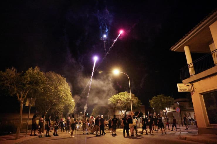 צילום: רויטרס/REUTERS/Violeta Santos Moura ספרד מהומות בעיירה טורה פאצ'קו עימותים בין מהגרים מרוקאים לפעילי ימין קיצוני