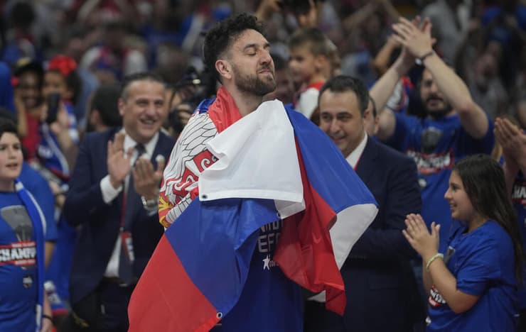 מיציץ' בסיום הניצחון על ריאל מדריד בגמר היורוליג 2022