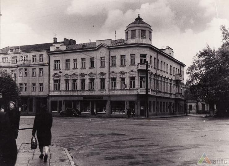 אחד הבתים של משפחת לפין, לפני השואה