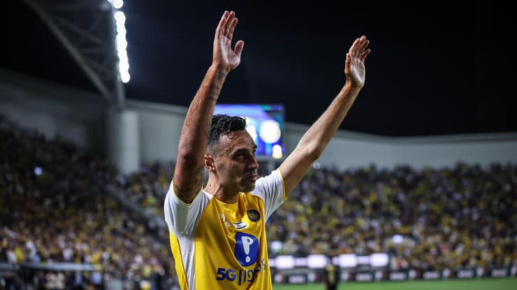 מרגיש את הסוף? ערן זהבי (צילום: עוז מועלם) ערן זהבי נפרד מהקהל של מכבי תל אביב