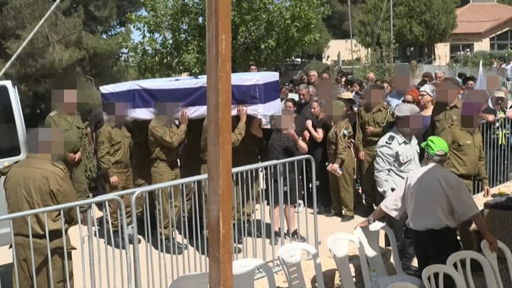 הלווייתו של סמל שלמה יקיר שרם ז"ל הלווייתו של סמל שלמה יקיר שרם ז"ל בכפר עציון