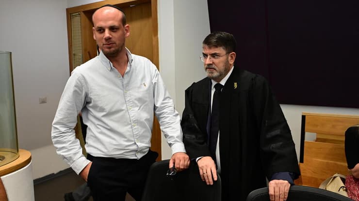 אלי פלדשטיין בדיון בענייני במחוזי תל אביב