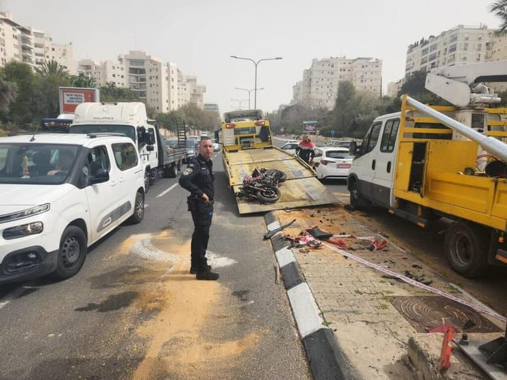 זירת התאונה, לפני חודשיים (צילום: דוברות המשטרה ) תאונת דרכים קטלנית בצומת הרחובות נמיר-קק"ל לכיוון צפון