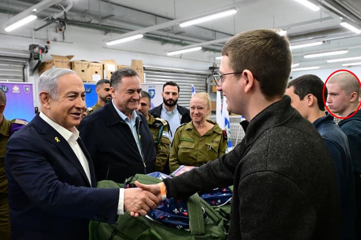 פקטור ז"ל פוגש את נתניהו וכ"ץ בבקו"ם, דצמבר שנה שעברה (צילום: עמוס בן גרשון/ לע״מ) סמל יולי פקטור ז"ל פוגש את ראש הממשלה בבקו"ם