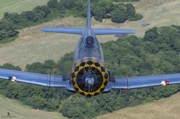 רוב דיוויס נחשב אחד המטיסים הטובים בעולם למטוסי בוכנה