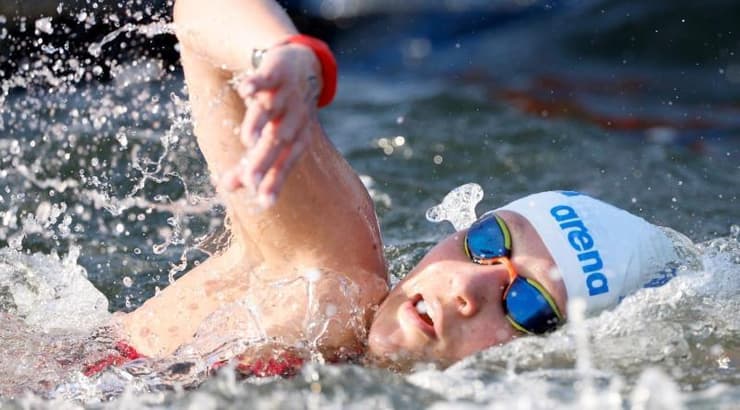 אופק אדיר בפעולה (סימונה קסטרווילארי. איגוד השחייה) אופק אדיר בפעולה