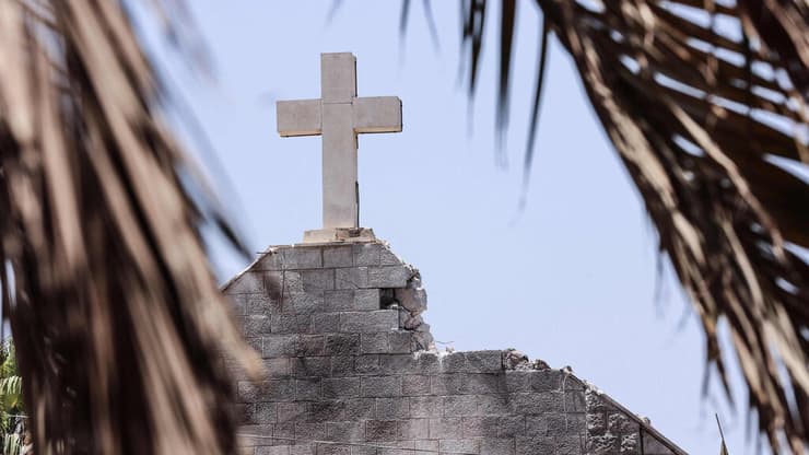 הנזקים בעקבות תקיפת הכנסייה בעזה