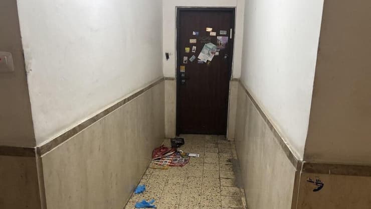 הדירה שבה אותרה הגופה (צילום: מאיר תורג'מן ) גופה במצב שלד אותרה בדירה בראשון לציון