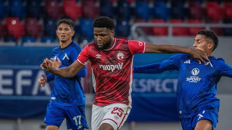 יחזור לאימונים. ונטורה (צילום: הפועל באר-שבע) שחקן הפועל באר-שבע לוקאס ונטורה