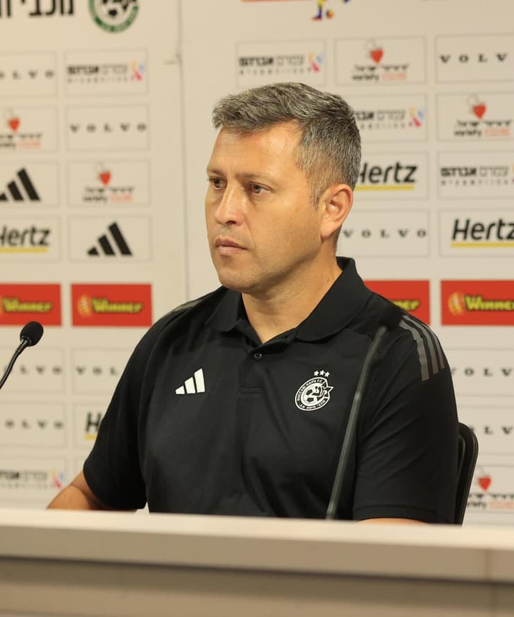 "הגישה שלי היא לראות את החיוביות". פלורס (צילום: אלעד גרשגורן) הצגת דייגו פלורס