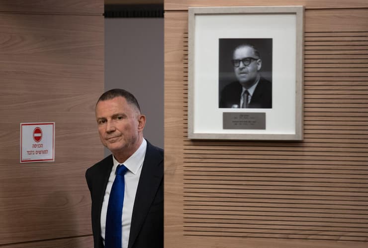 סערת חוק הגיוס. יו"ר ועדת חוץ וביטחון, ח"כ יולי אדלשטיין 