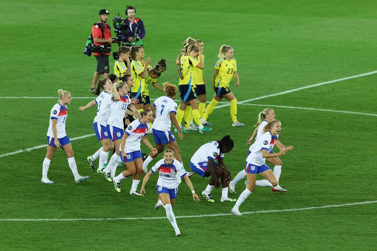 הרגע בו אנגליה עלתה לחצי הגמר