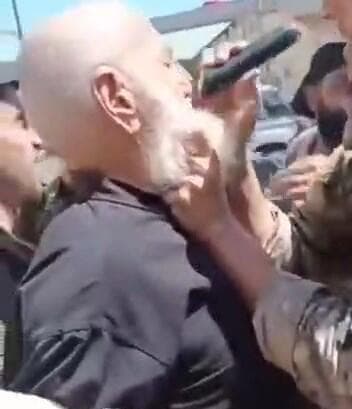 בדואים גוזמים שפם לשייח דרוזי ב סווידא א-סוויא סוריה דרוזים