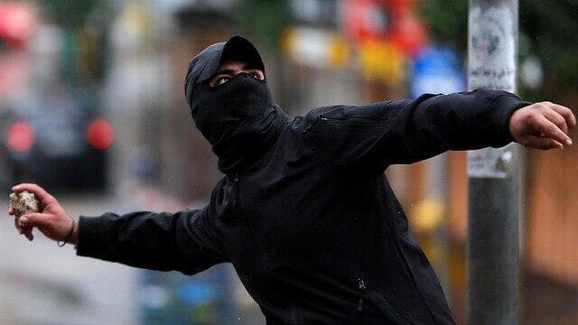 זורקי אבנים ביו"ש