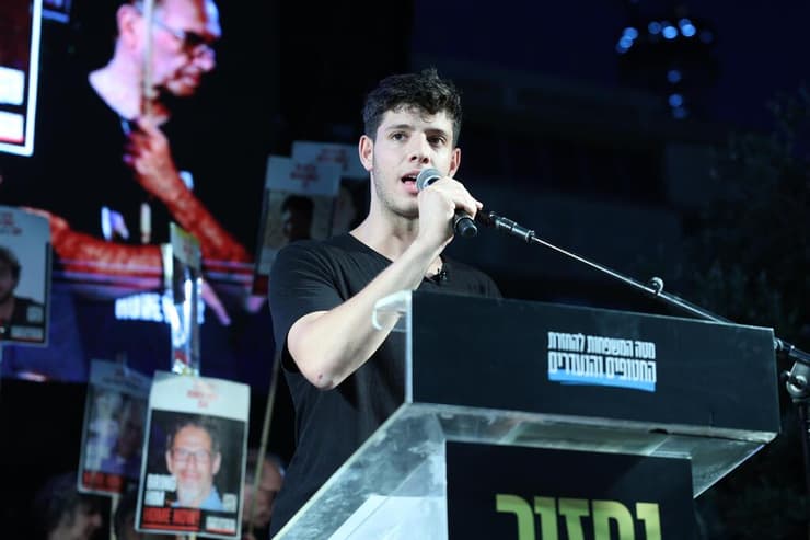 יונתן שלו (צילום: דנה קופל) יונתן שלו