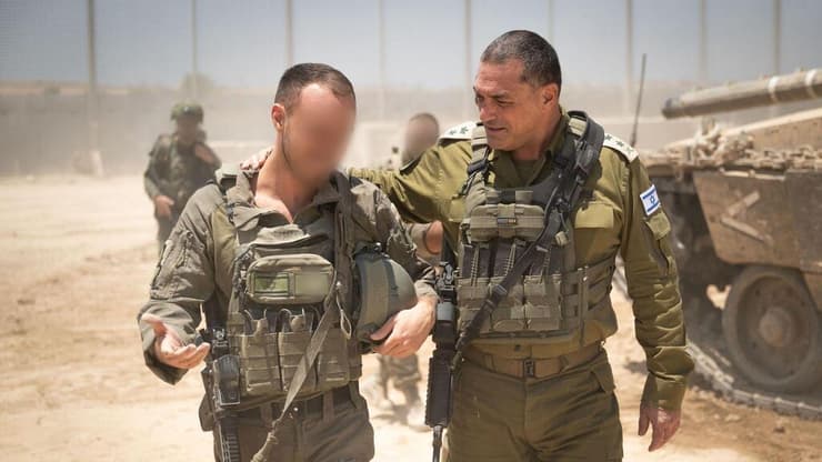 הרמטכ"ל זמיר ללוחמים: "אם נגיע בימים הקרובים לעסקת חטופים - זה יהיה הישג אדיר שלכם" (צילום: דובר צה"ל) רס"ן במיל' א', מפקד פלוגה בשריון, בנו של אייל זמיר