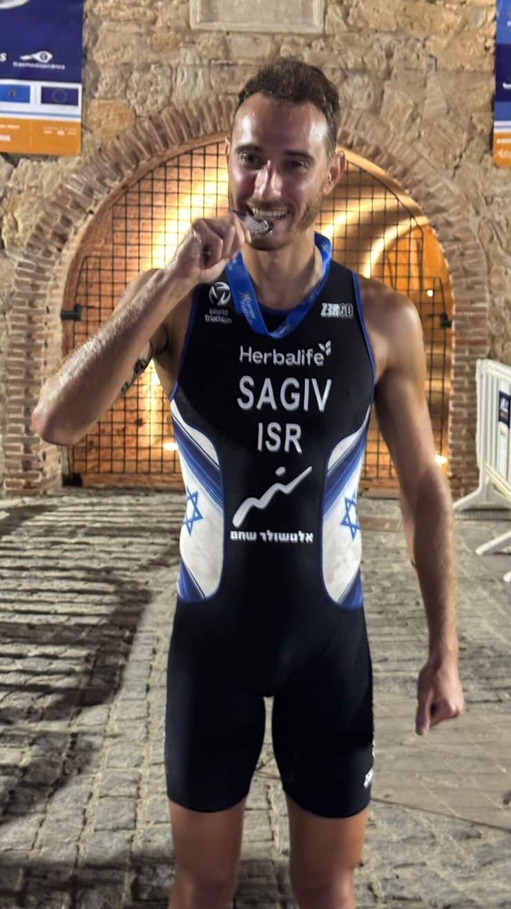 הטריאטלוניסט שחר שגיב