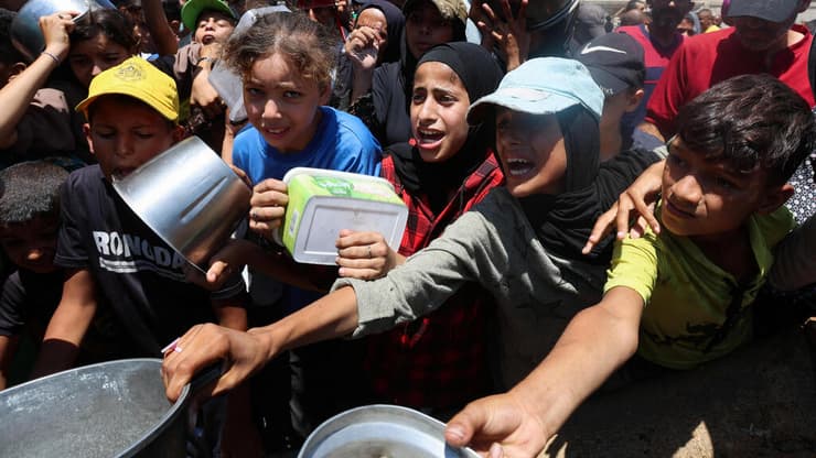 חלוקת מזון במרכז רצועת עזה