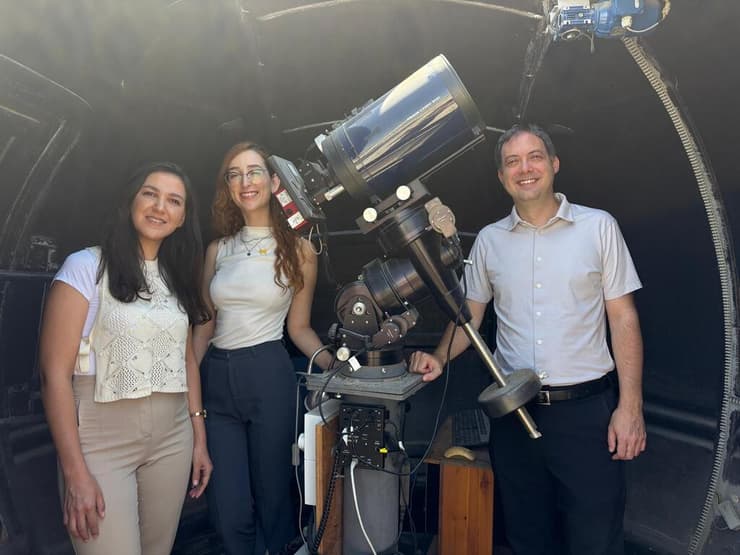 פרופ' הרכבי וקבוצת המחקר