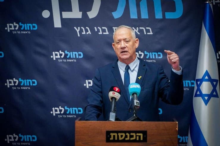 "ביטחון ישראל מוקרב על מזבח שימור הקואליציה". גנץ (צילום: שלו שלום) בני גנץ בישיבת הסיעה