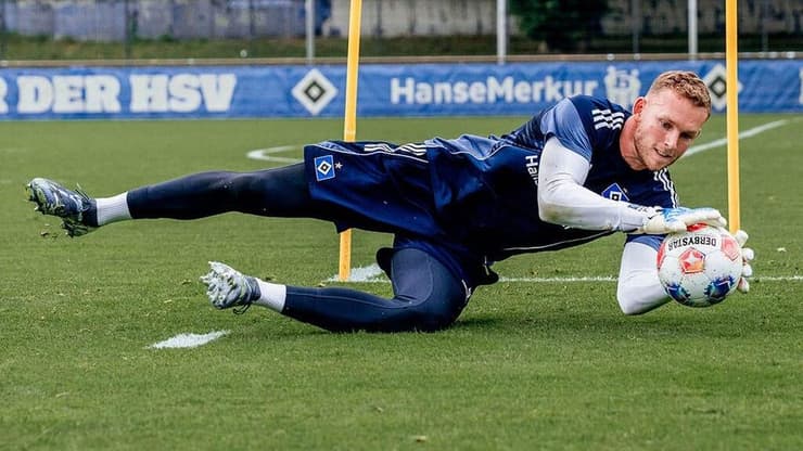 "רוצה להשתפר". פרץ באימון (צילום: מתוך האתר הרשמי של X) פרץ באימון