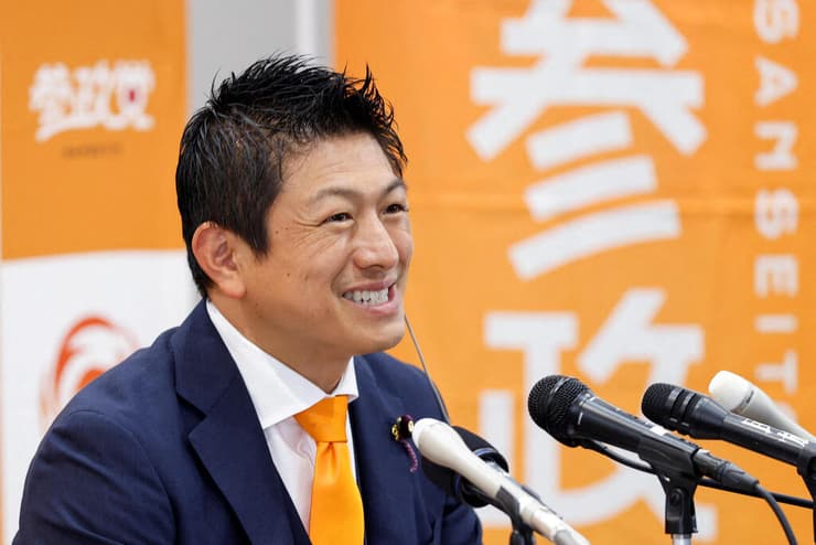 סוהיי קמייה ראש מפלגת הימין הקיצוני סנסאיטו ב יפן 