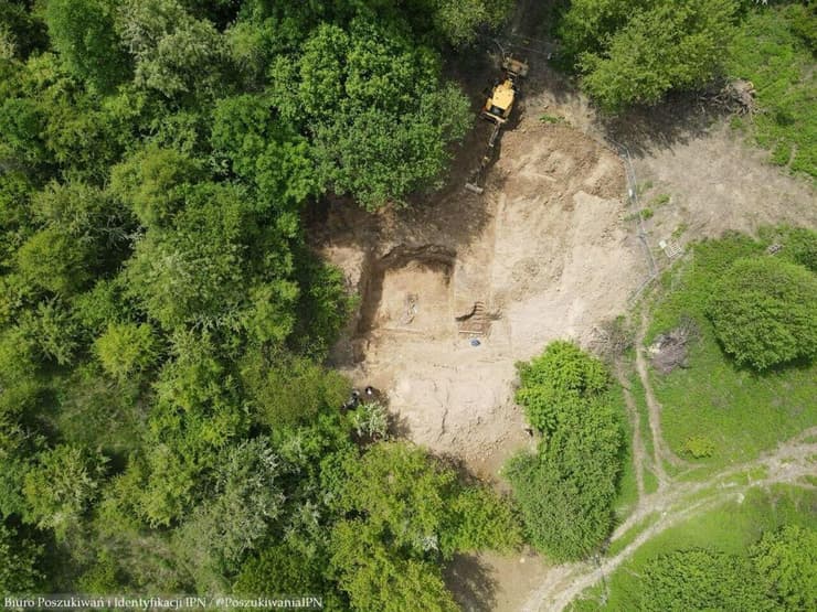 השטח בלובלין (צילום: IPN) שרידי גופות שנמצאו בלובלין