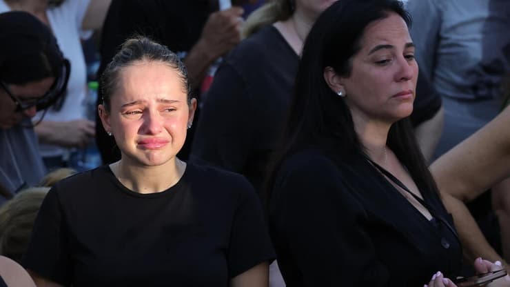 הלווייתו של סמ״ר עמית כהן ז"ל בבית העלמין הצבאי בחולון